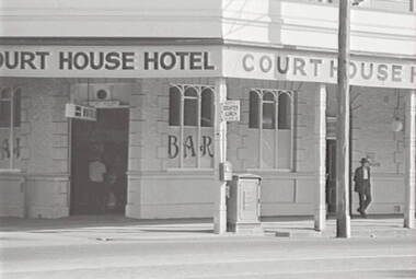 Negative - Court House Hotel Bendigo, Allan Doney, 1950 -1970