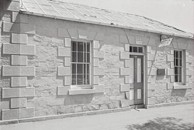 Negative - Specimen Cottage Bendigo, Allan Doney, 1950 -1970