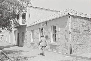 Negative - Specimen Cottage Bendigo, Allan Doney, 1950 -1970