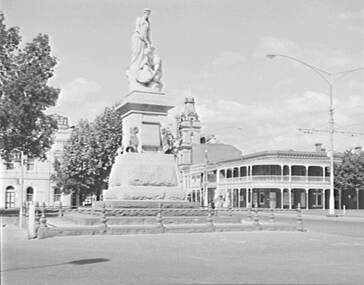 Negative - Gold Monument - Bendigo, Allan Doney, 1950 -1970