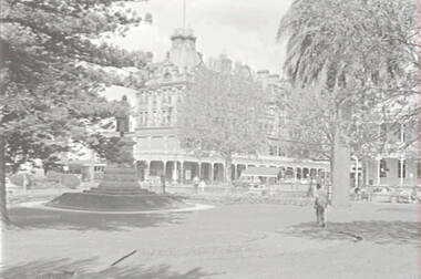 Negative - Shamrock Hotel Bendigo - Lansell Statue, Allan Doney, 1950 -1970