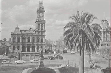 Negative - Post Office - Lansell statue Bendigo, Allan Doney, 1950 -1970