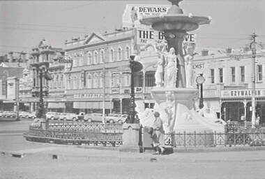 Negative - Alexandra Fountain - Pall Mall Bendigo, Allan Doney, 1950 -1970