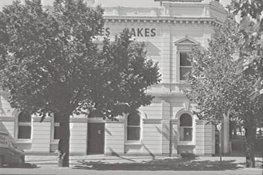Negative - Gillies Cakes - Black Swan Hotel Bendigo, Allan Doney, 1950 -1970