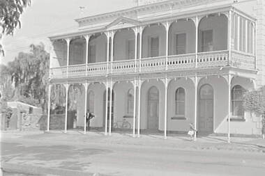 Negative - Gold Mines Hotel Bendigo, Allan Doney, 1950 -1970