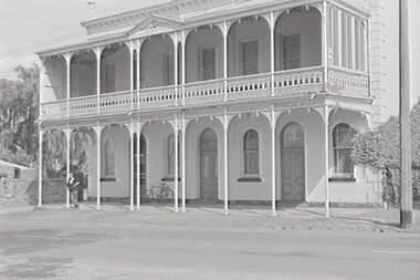 Negative - Gold Mines Hotel Bendigo, Allan Doney, 1950 -1970