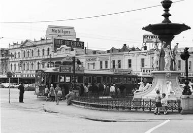 Negative - Alexandra Fountain Bendigo - Pall Mall Bendigo - Beehive, Allan Doney, 1950 -1970