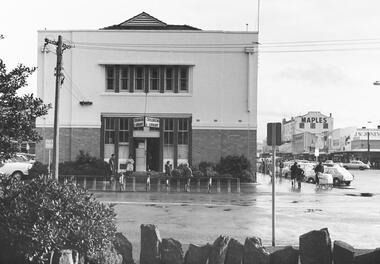 Negative - Bull Street - Library - Bendigo, Allan Doney, 1950 -1970