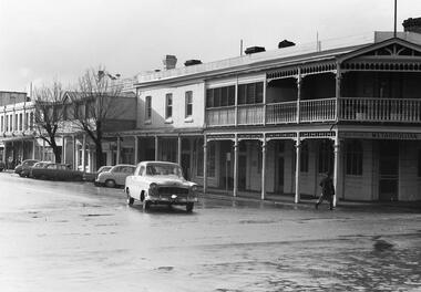 Negative - Bull Street Bendigo - Metropolitan Hotel Bendigo, Allan Doney, 1950 -1970