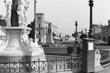 Negative - Alexandra Fountain Bendigo - Cenotaph, Allan Doney, 1950 -1970