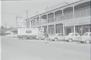 Negative - Pyramid Hill - Street - Globe Hotel, Allan Doney, 1950 -1970