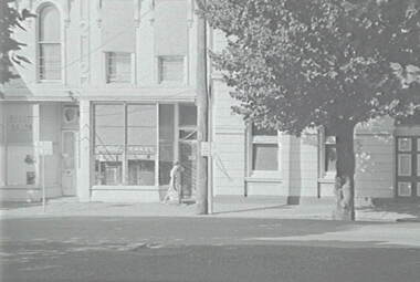 Negative - Howard Place - Bendigo Businesses - Black Swan Hotel Bendigo, Allan Doney, 1950 -1970