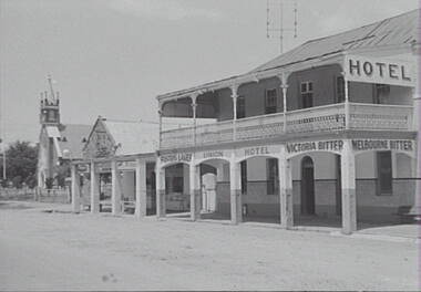 Negative - Iron Lacework - Building - Union Hotel Bendigo, Allan Doney, 1950 -1970