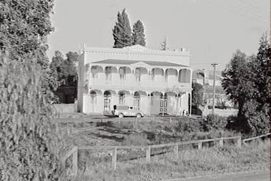 Negative - Gold Mines Hotel Bendigo, Allan Doney, 1950 -1970