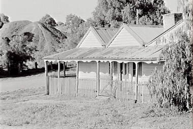 Negative - Happy Valley Bendigo - House - Mullock Heaps, Allan Doney, 1950 -1970