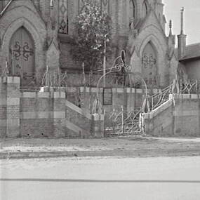 Negative - Castlemaine - 1955 - Congregational Church, Allan Doney, 1950 -1970
