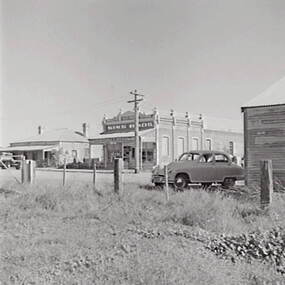 Negative - Mitiamo - Store - Sims Bros, Allan Doney, 1950 -1970