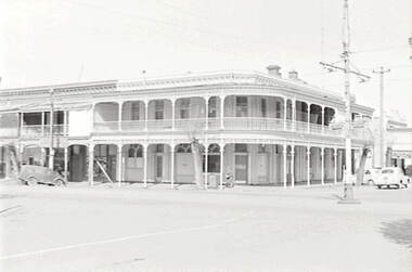 Negative - McCrae Street Bendigo - Businesses - Niagara Hotel, Allan Doney, 1950 -1970