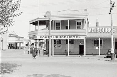 Negative - Court House Hotel Bendigo, Allan Doney, 1950 -1970