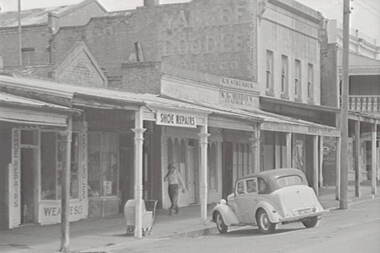 Negative - View Street Bendigo - Businesses - Shoe Repairs, Allan Doney, 1950 -1970