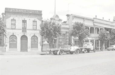 Negative - Howard Place - Bendigo Businesses - Ramblers Club, Allan Doney, 1950 -1970