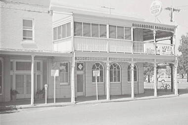 Negative - Iron Lacework - Metropolitan Hotel Bendigo, Allan Doney, 1950 -1970