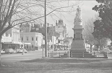 Negative - Gold Monument - Pall Mall Bendigo - Victorian Producers, Allan Doney, 1950 -1970