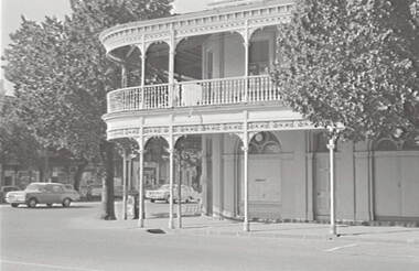 Negative - Iron Lacework - Niagara Hotel Bendigo, Allan Doney, 1950 -1970