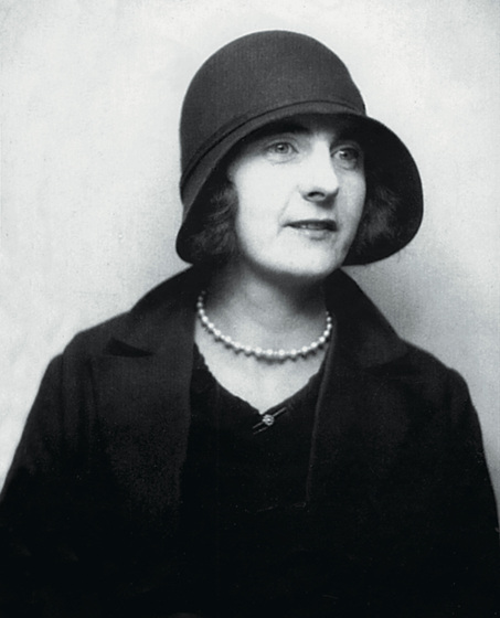 woman in hat with pearls Madge Irene Connor