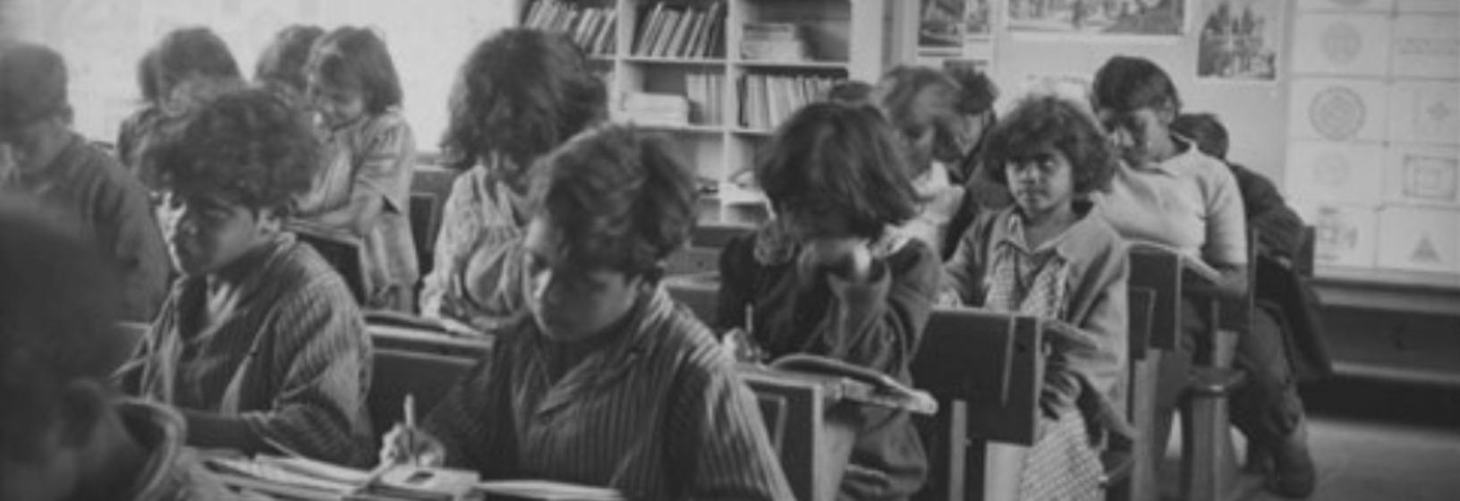 aboriginal children sitting in the classroom