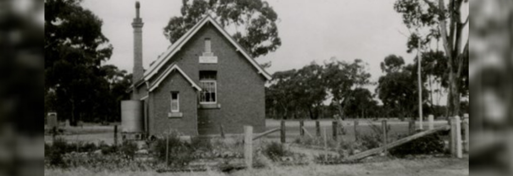 exterior of Deep Lead school
