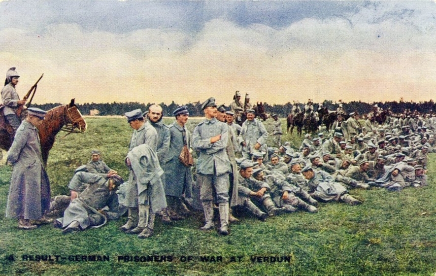 Crowd of soldiers in field