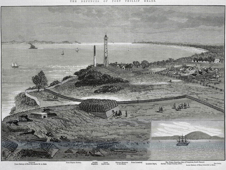 Drawing of a naval barracks, perched on edge of the ocean. Various buildings are located within the scene, including towers, houses, and military bunkers. Canons and armoury equipment are positioned at various places. An inset is positioned in the bottom right corner, depicting a sailing boat on the water, with the lands edge behind it.